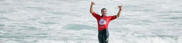 Mineirinho é campeão da etapa do Rio do Circuito Mundial de Surfe